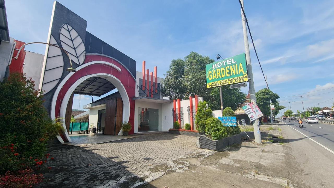 Oyo 90831 Hotel Gardenia Prambanan スラカルタ エクステリア 写真