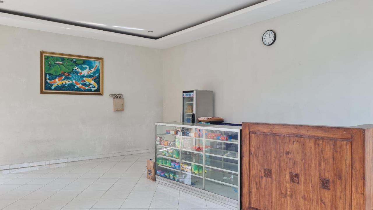 Oyo 90831 Hotel Gardenia Prambanan スラカルタ エクステリア 写真