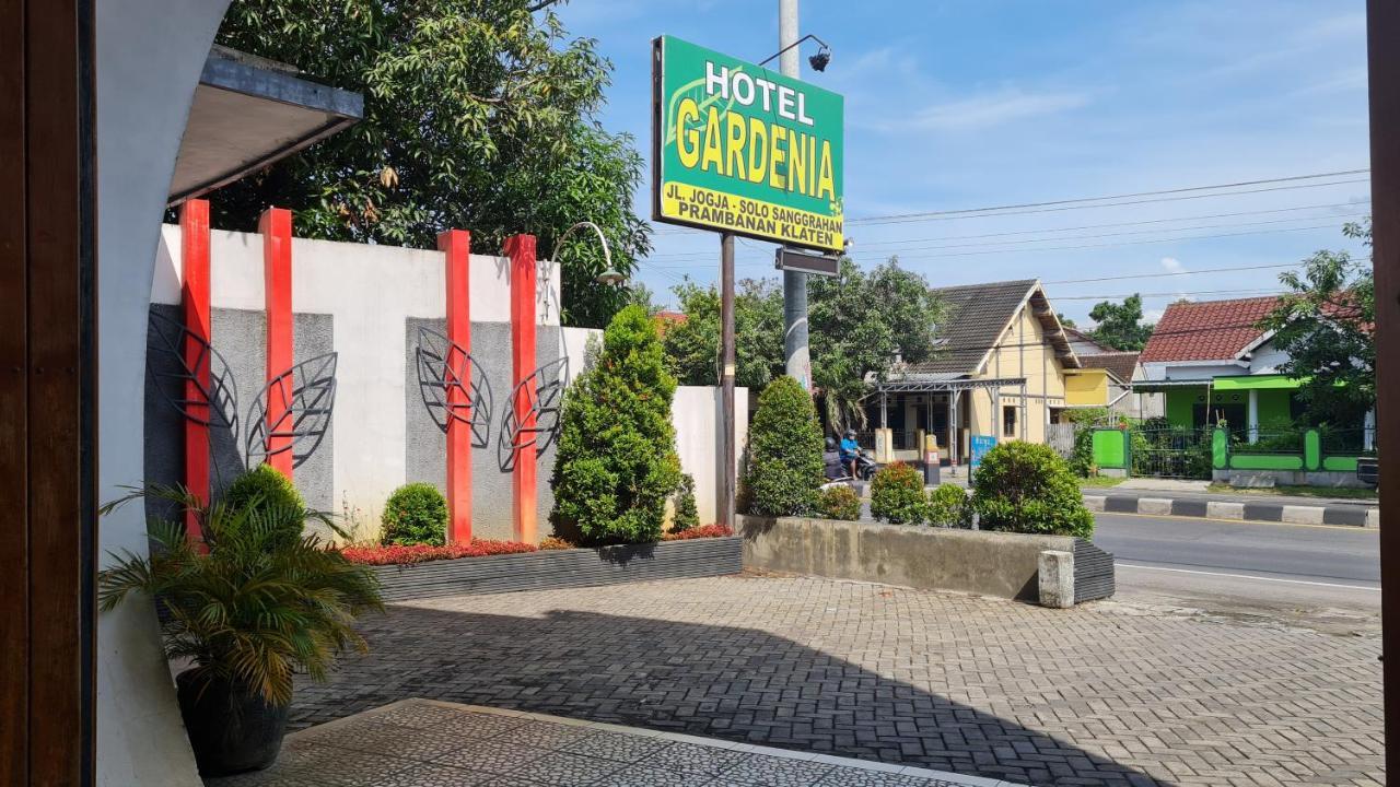Oyo 90831 Hotel Gardenia Prambanan スラカルタ エクステリア 写真